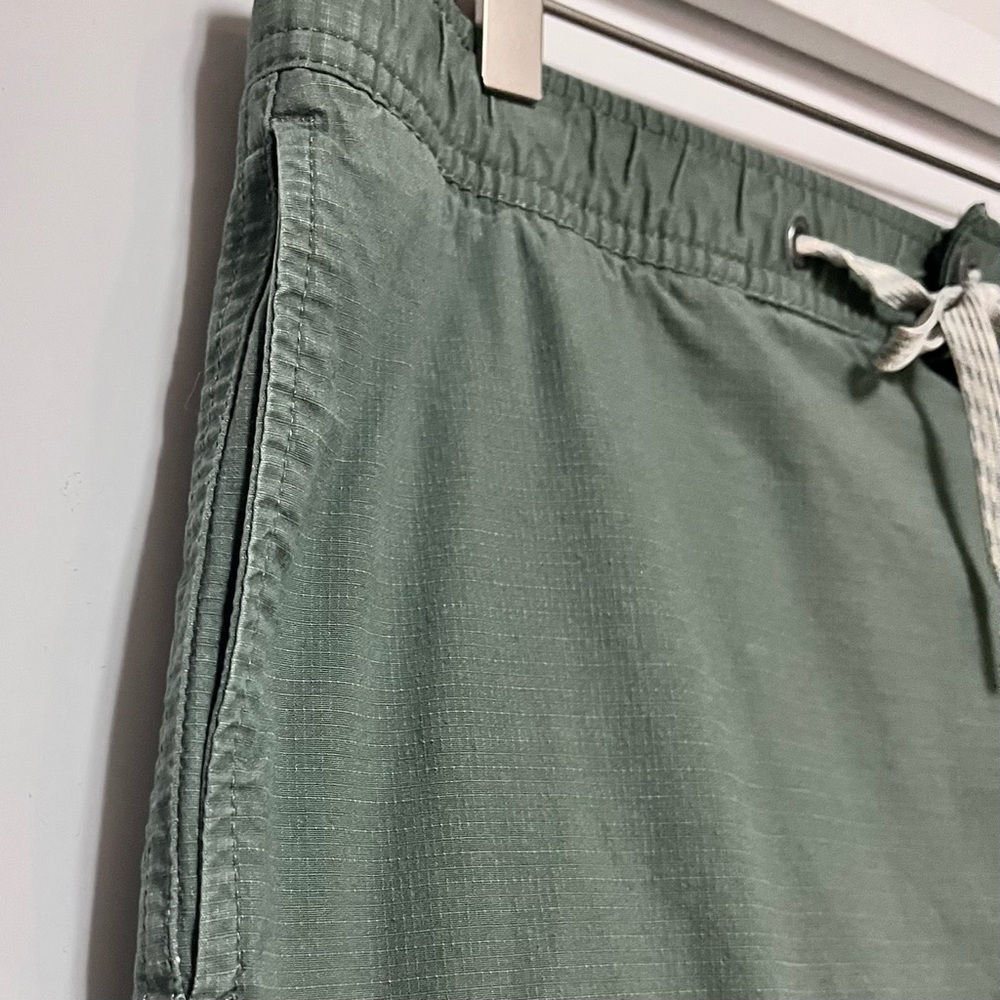 Vuori Mens Ripstop Pant SZ L Outdoor Gorpcore Oregano Army Green Hiking Climbing - Picture 4 of 16